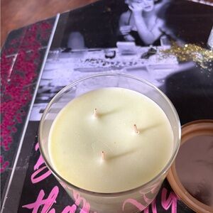 White Barn 3-Wick Green Grass Scented Candle